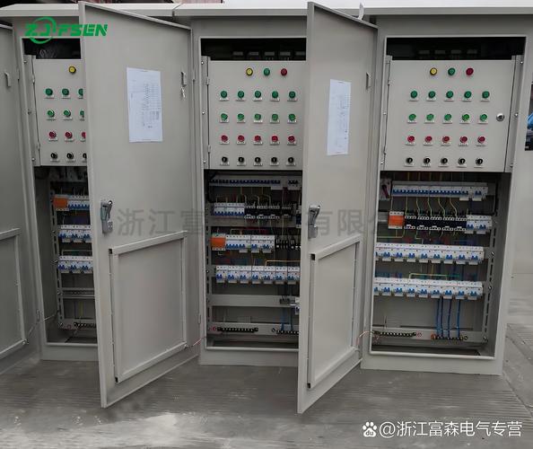 插头插座工厂直销 我们是一家专业生产低压成套电气设备的厂家,承接